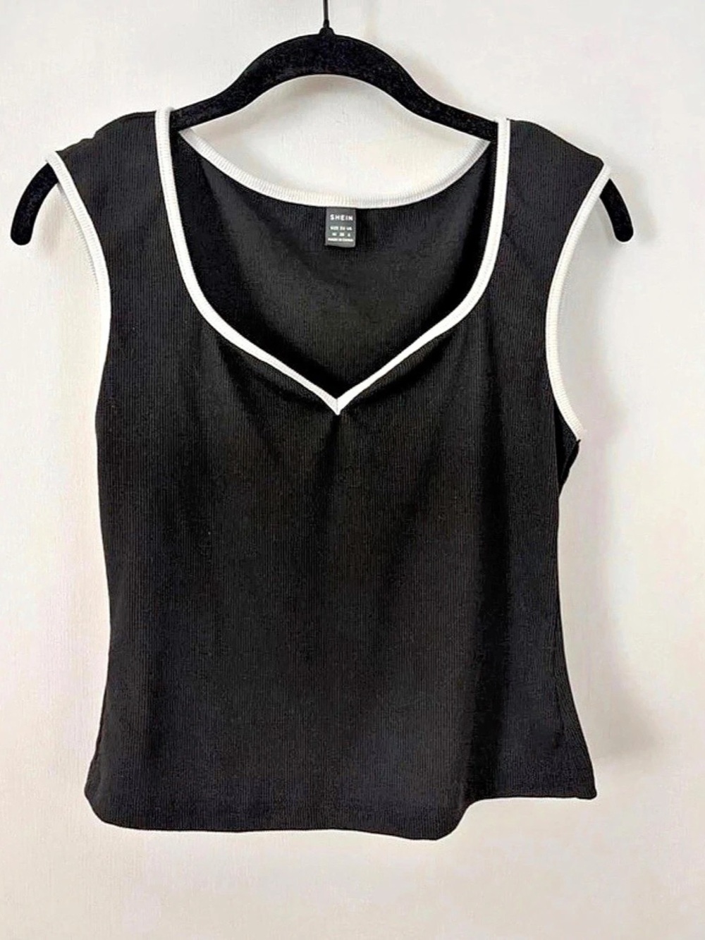 SHEIN Ribbed Black Top